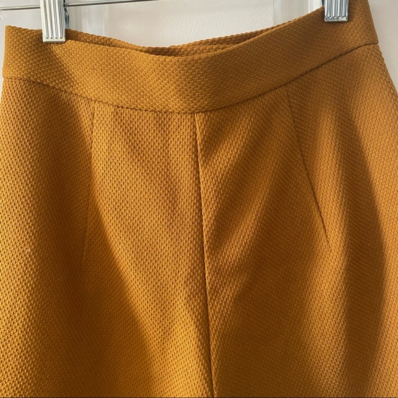 H&M Mustard High-waisted Shorts XS 02 - Picture 6 of 6